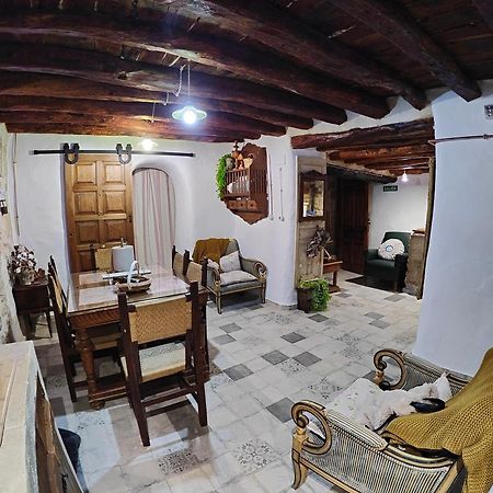 Apartamentos Casa Nino Montefrio Luaran gambar